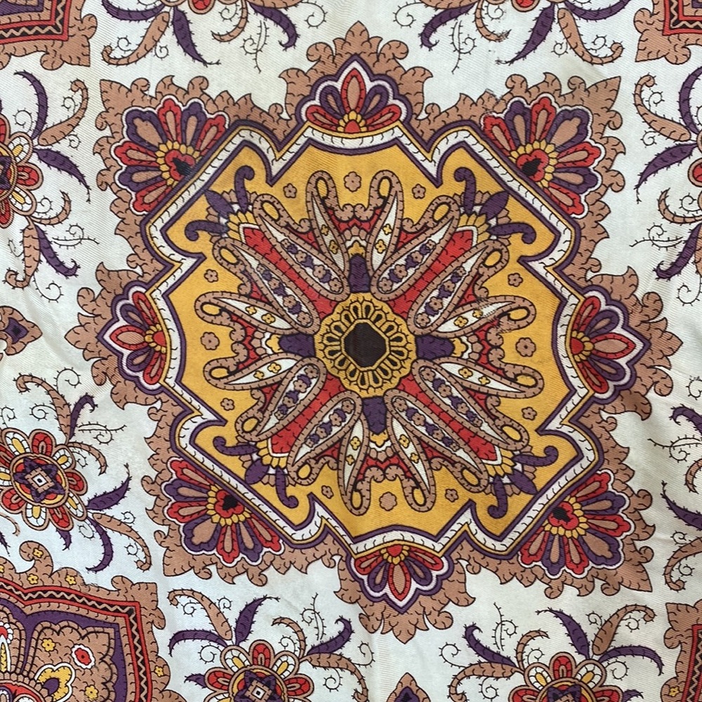 VTG Colorful Scarf and Gold Tone Clip - Picture 4 of 8